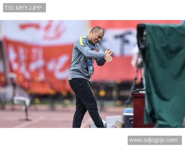 广州足球队的节奏探讨:如何提升球队表现与球迷热情的双重奏 广州足球队的节奏探讨:如何提升球队表现与球迷热情的双重奏