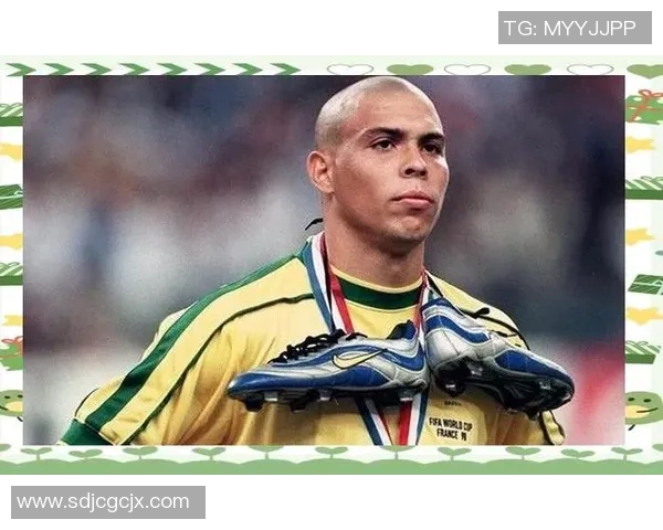 足球明星光头教练的传奇人生与执教之路揭秘 足球明星光头教练的传奇人生与执教之路揭秘